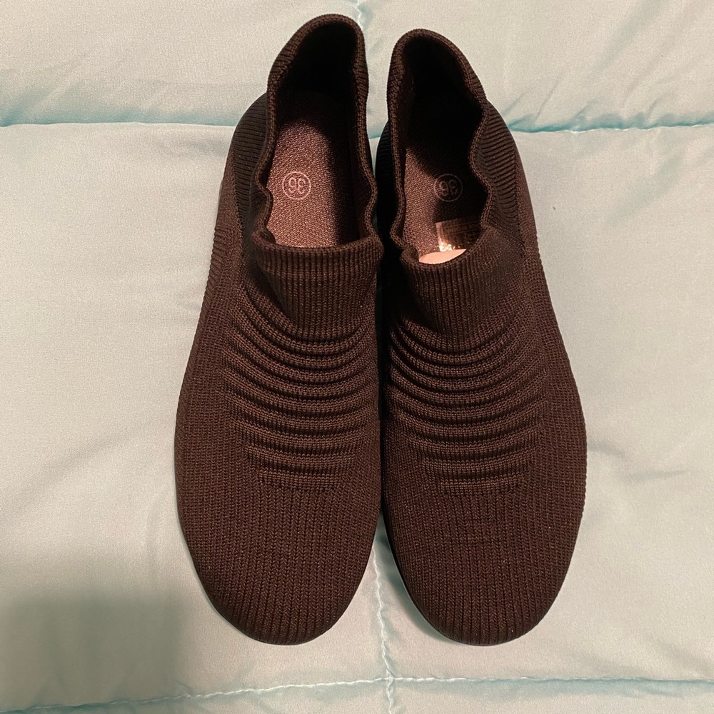 Women’s Slip On Shoe
